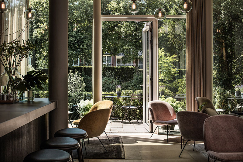 Большие окна, камин в номерах и собственный сад: отель Mauritzhof в Германии