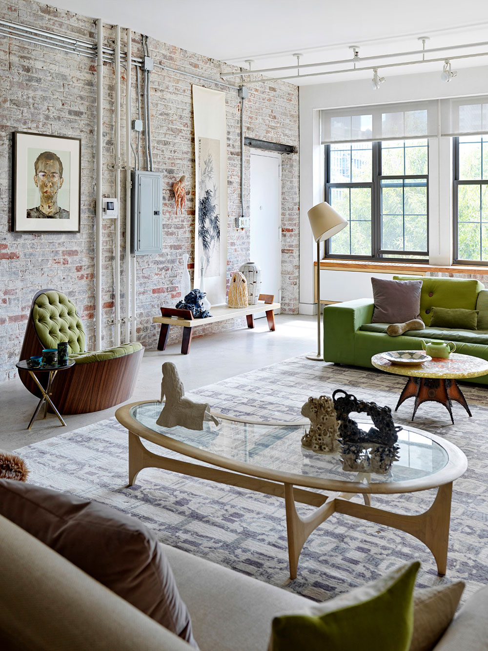 Лофт не всерьёз: яркая квартира создателей бренда ковров Fort Street в Нью-Йорке