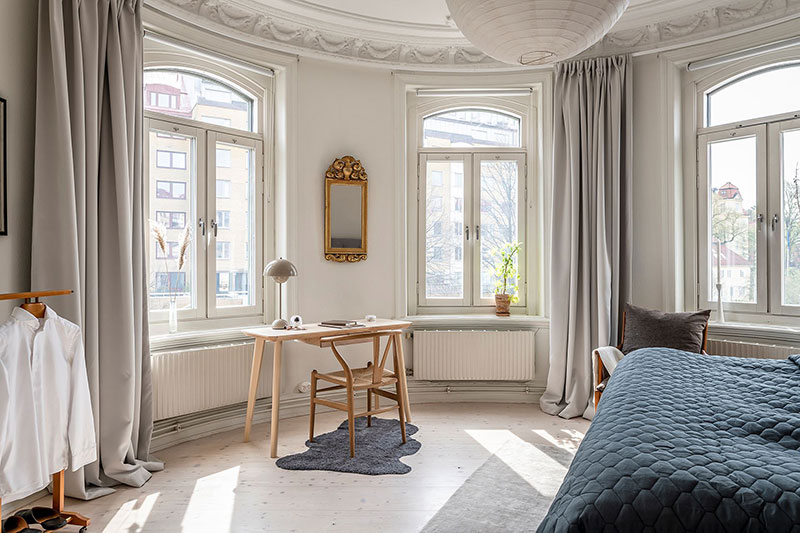 Светлая шведская квартира с круглой спальней (91 кв. м)