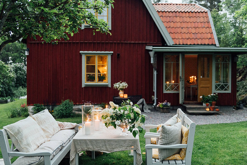Старинная дача с прекрасным садом в Швеции
