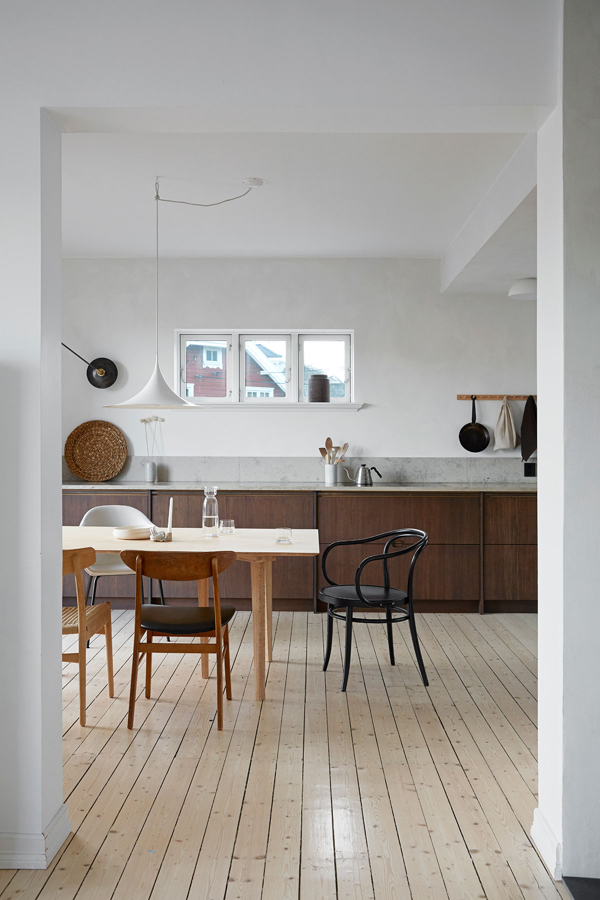 Спокойный и элегантный интерьер дома семьи дизайнеров в Норвегии