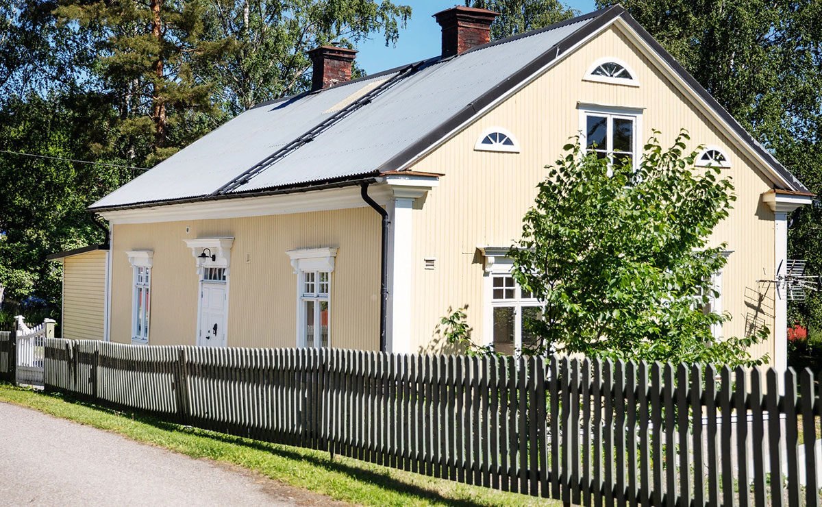 Светлая и уютная дача в здании бывшего сельского магазина в Швеции
