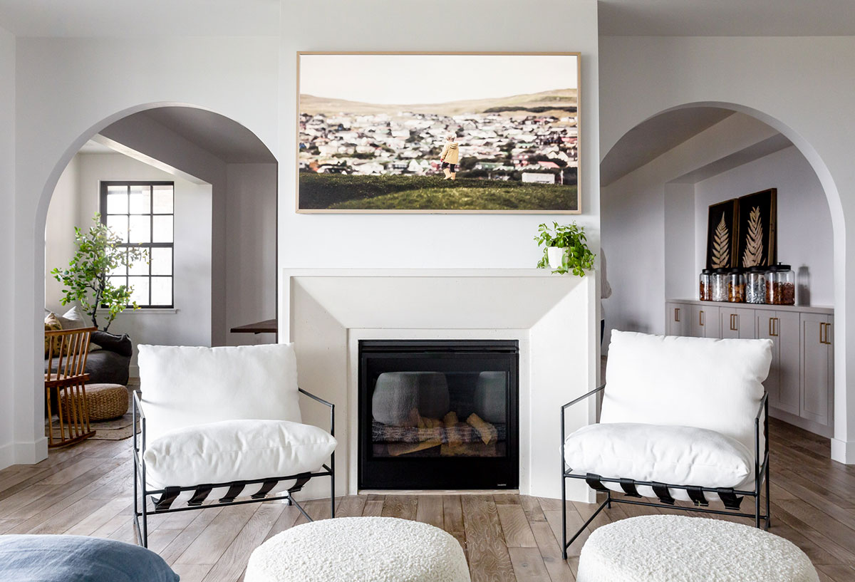Уютный микс деревенского и скандинавского стилей в дизайне современного дома в США