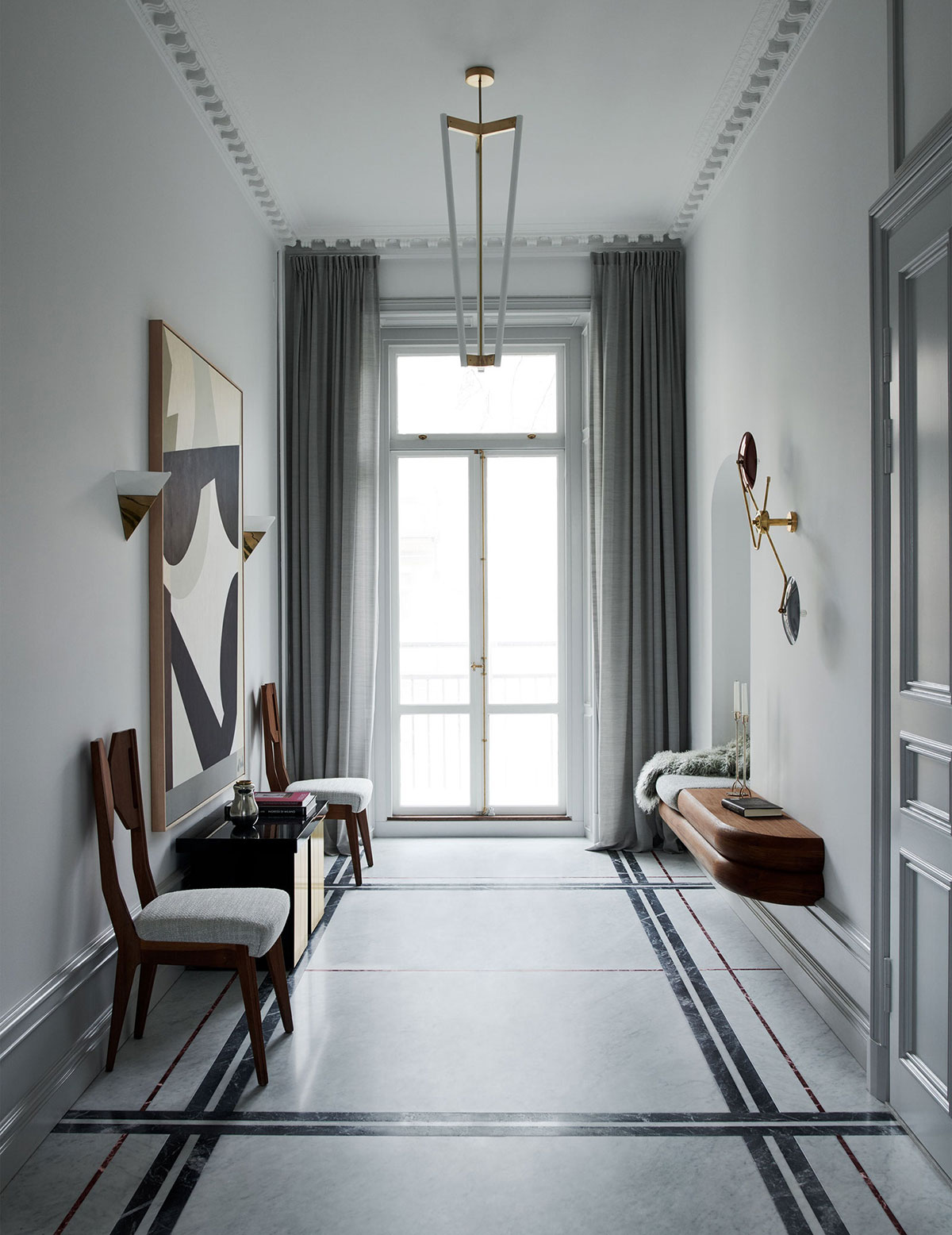 Прохладная элегантность: изысканный интерьер в старом доме в Стокгольме
