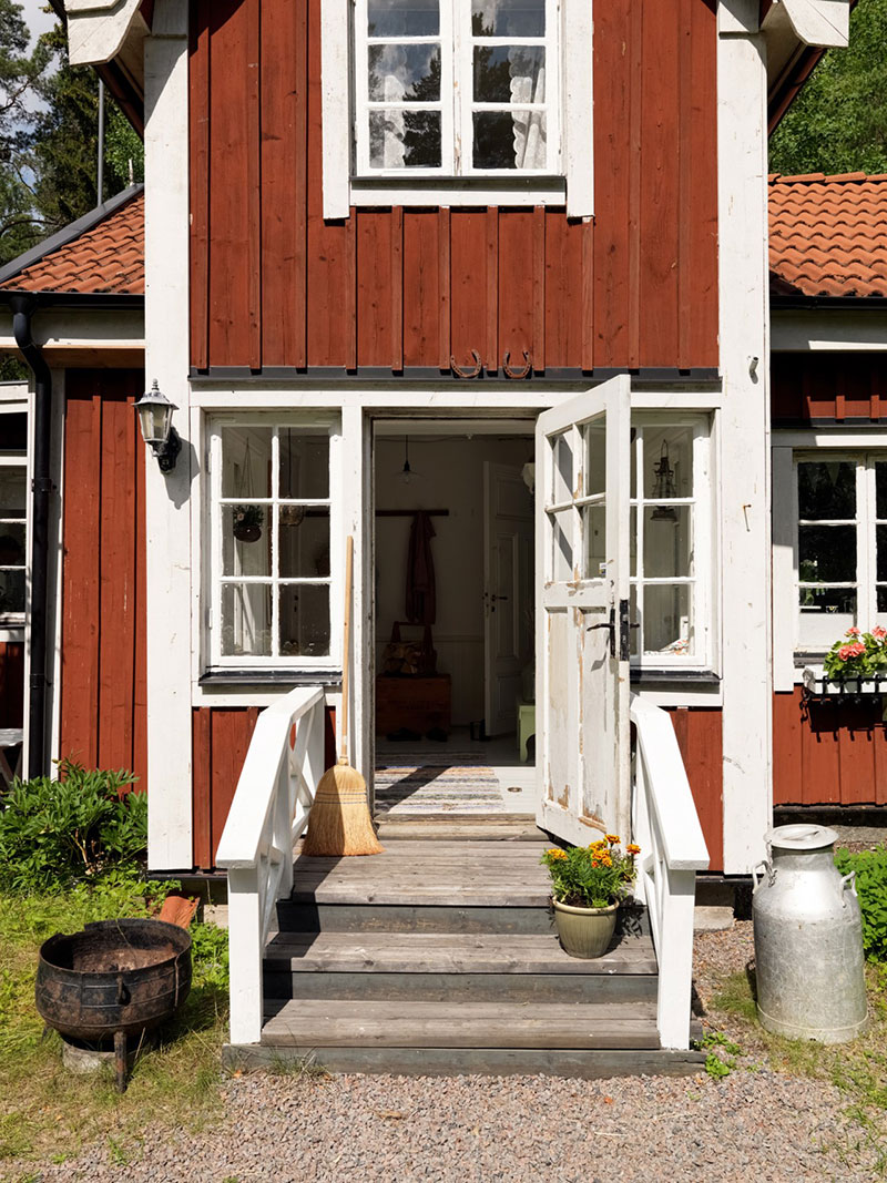 В тесноте, да не в обиде: совсем маленький дачный домик в Швеции (50 кв. м)