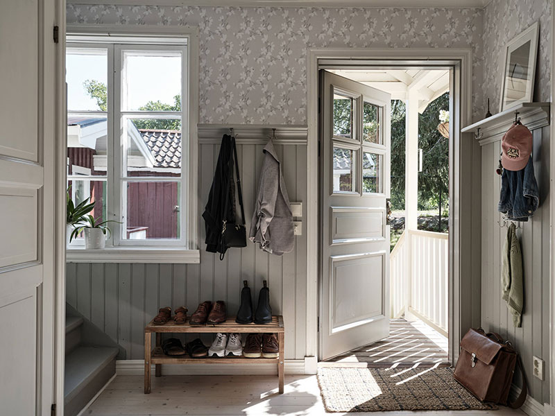Прекрасная шведская дача с видовой террасой и чудесным садом