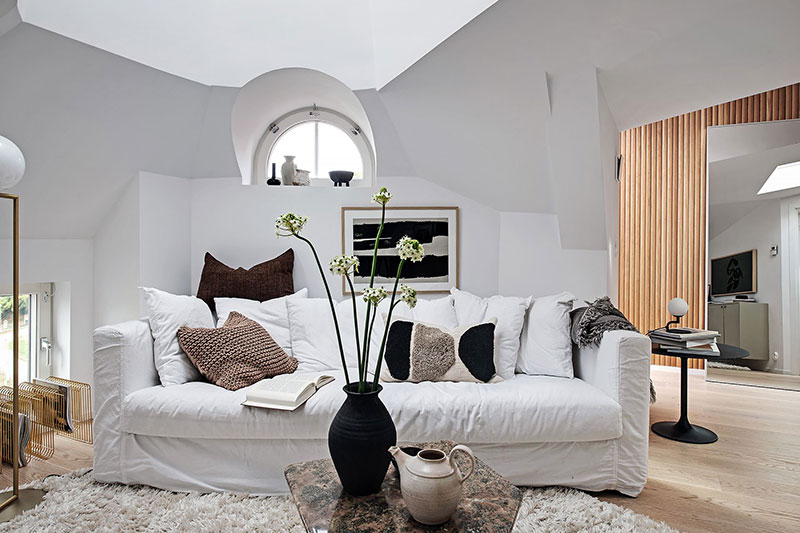Уютная белая квартирка на чердаке в Гётеборге (33 кв. м)