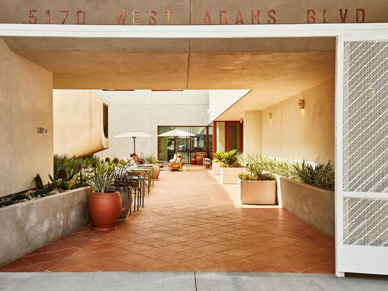 Уют в тёплых тонах: бутик-отель Alsace в Лос-Анджелесе
