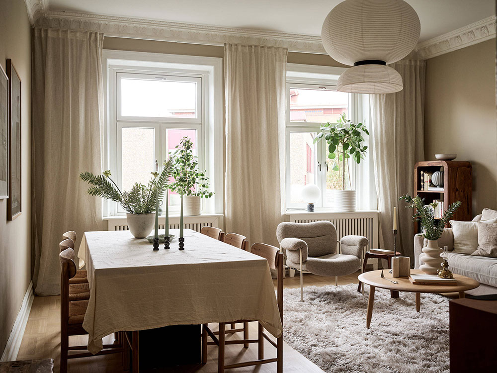 Уютная квартира в Гётеборге с бежевой гостиной и кантри кухней (72 кв. м)