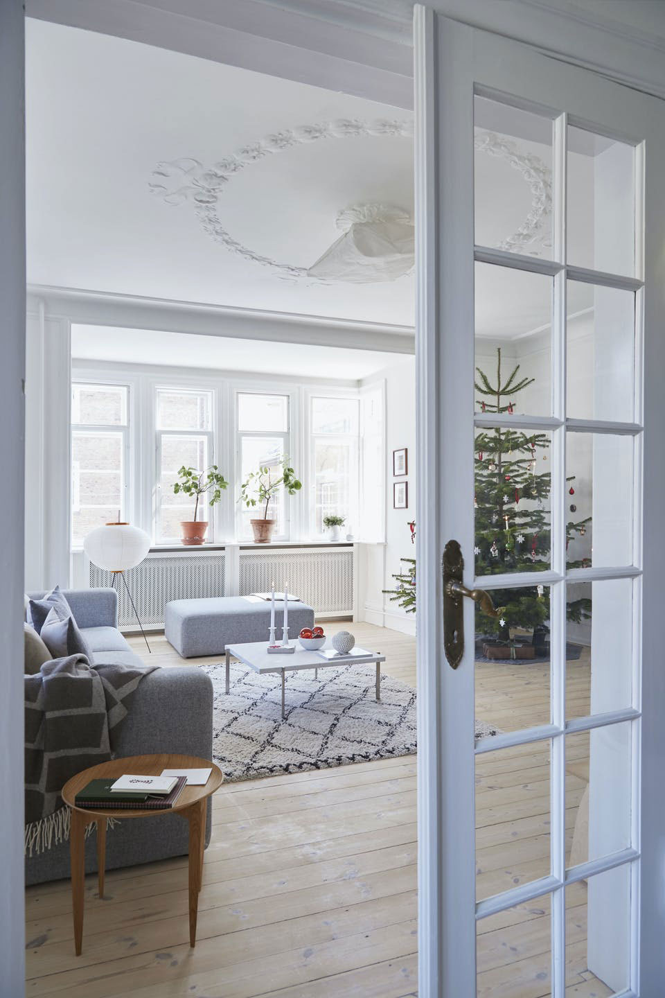 Светлый и свежий: праздничный интерьер семьи декоратора в Копенгагене