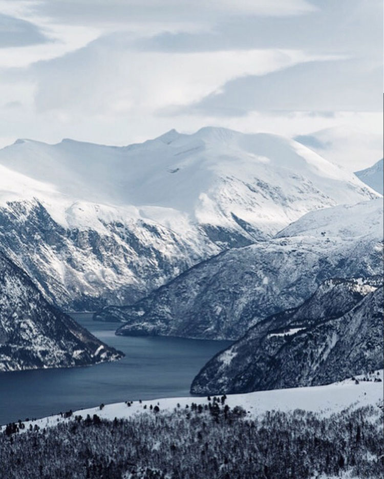 Зимние каникулы с видом на фьорд в Норвегии