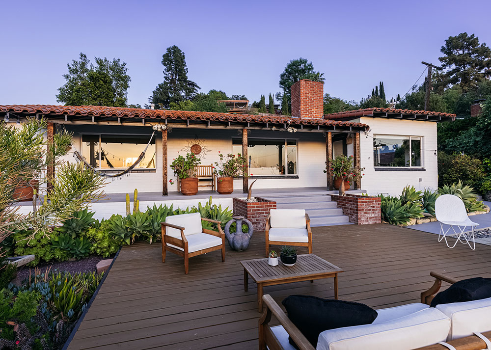 Хасиенда с видовой террасой в Лос-Анджелесе для местного диджея