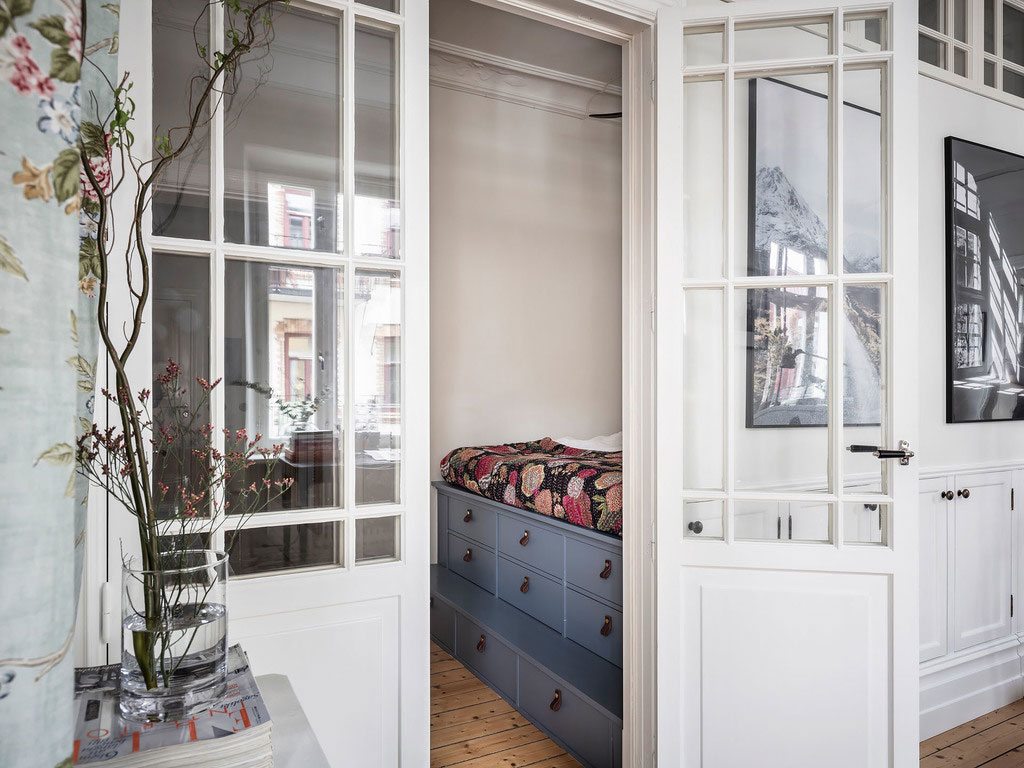 Очаровательная кантри кухня и комната художника: красивая квартира в Гётеборге (82 кв. м)