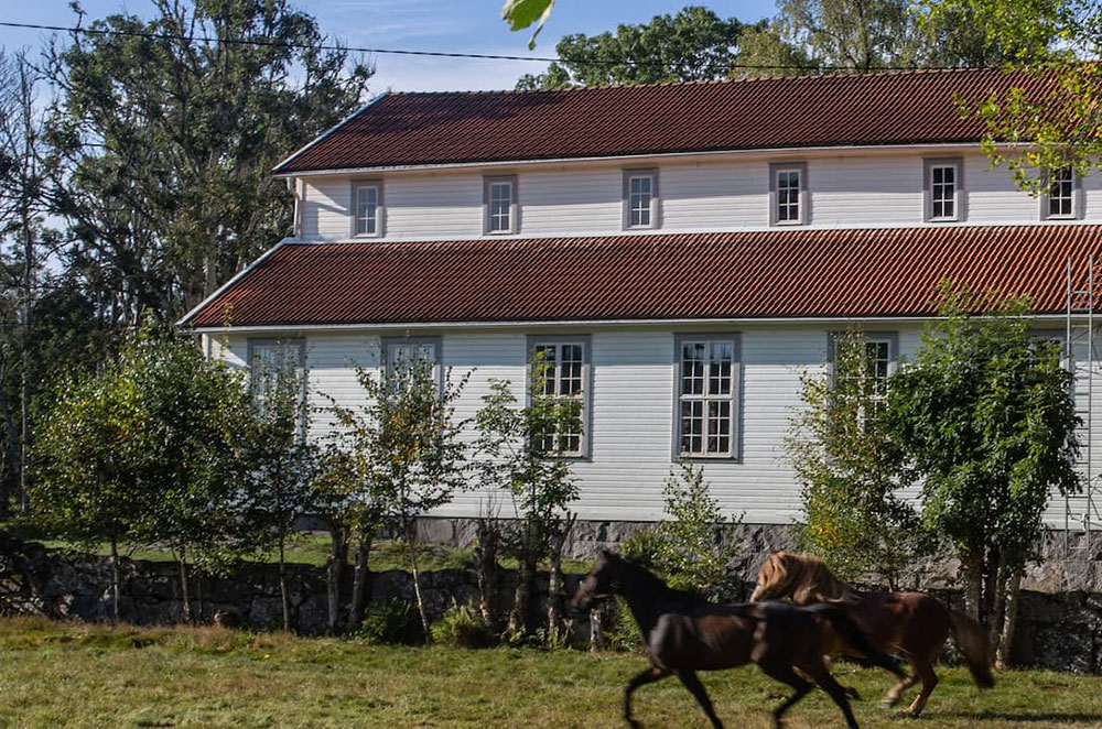 Необычный летний домик в старой деревенской церквушке в Швеции