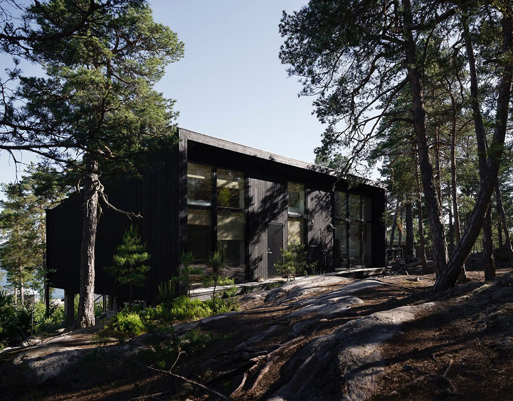 Скандинавский стиль жизни на природе: современный дом в лесу Швеции