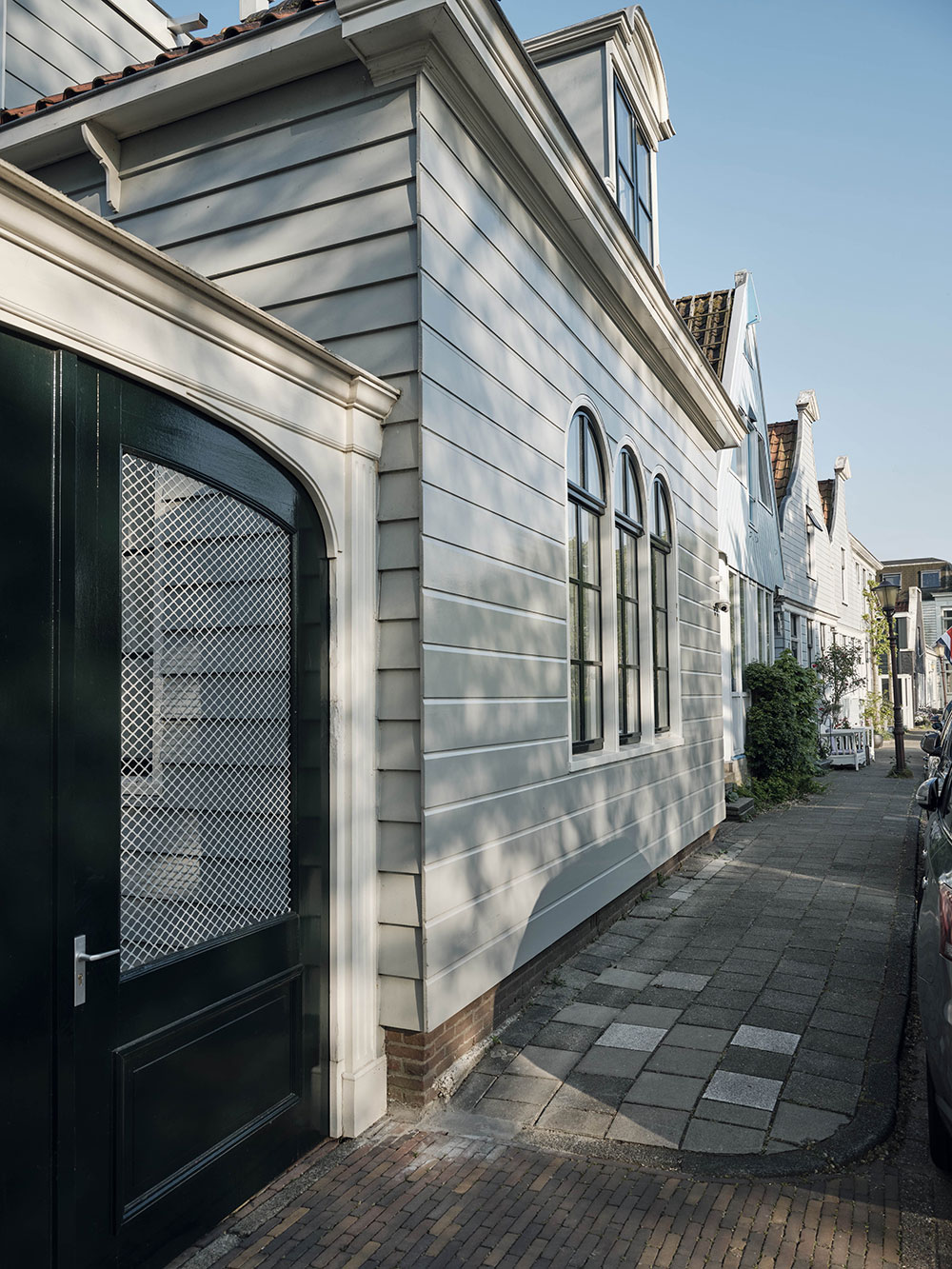 Элегантные интерьеры традиционного нидерландского домика в Амстердаме