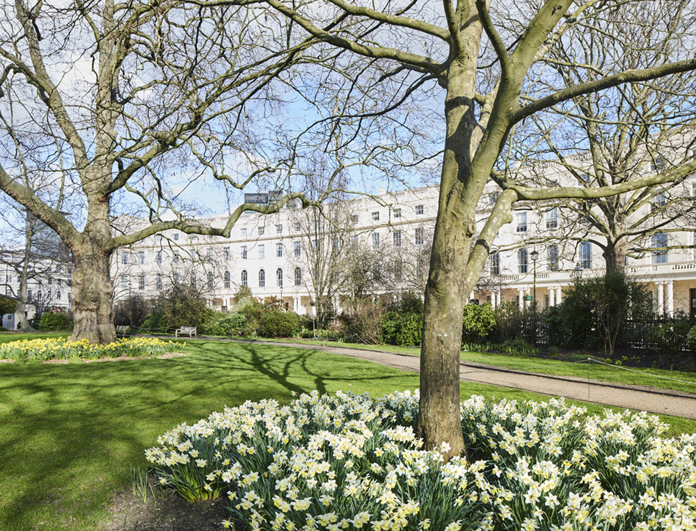 Роскошные апартаменты с видом на сад в оном из самых красивых зданий Лондона