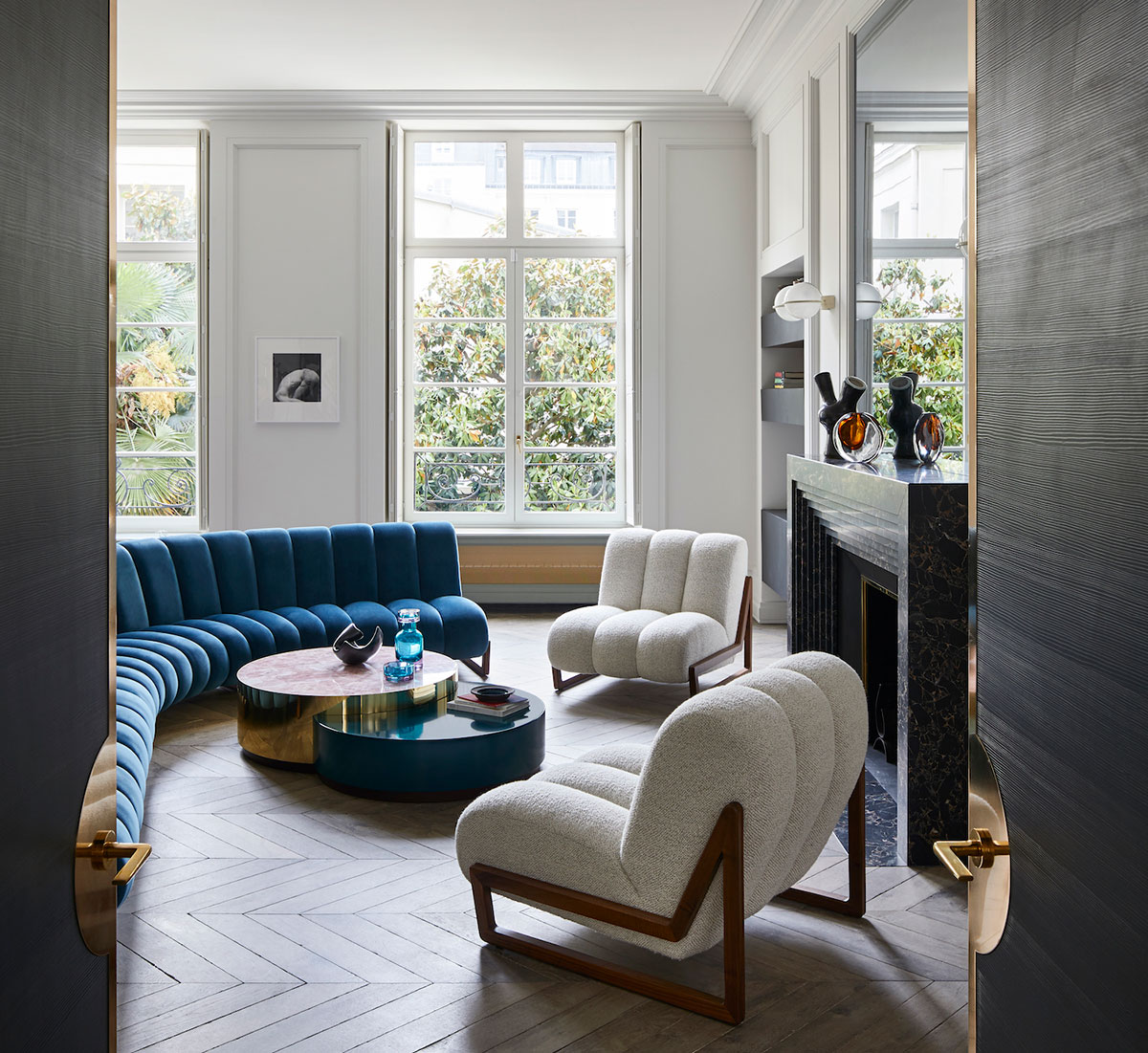 Современная элегантность исторического жилья в Париже