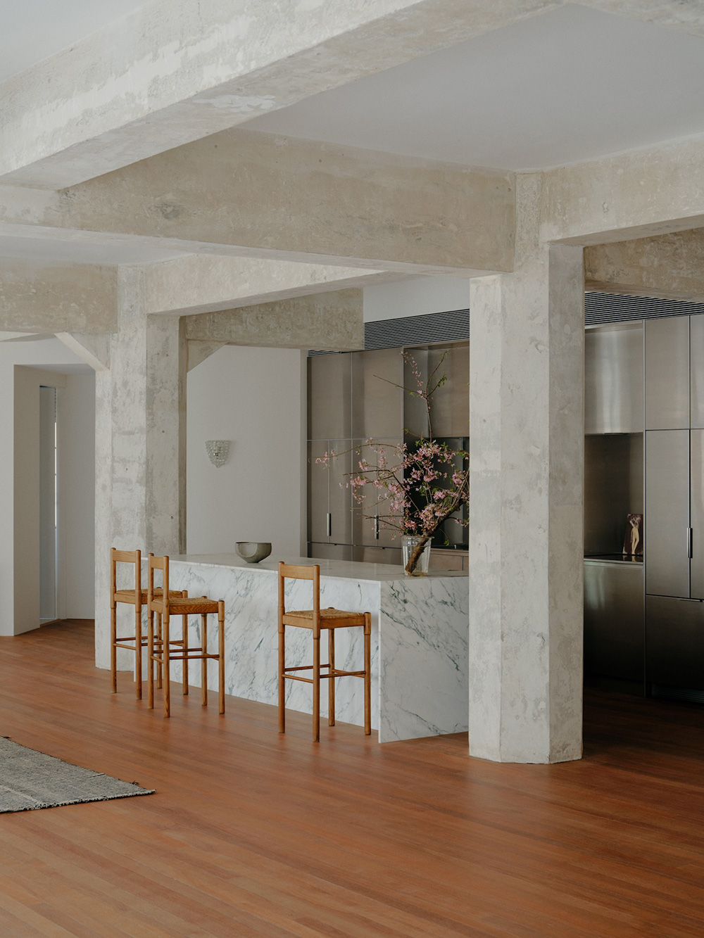 Бетон, естественный свет и японские мотивы: лофт в Сиднее