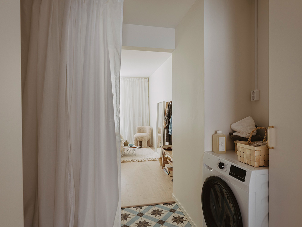 Маленькая квартира в Швеции с удлинённой планировкой и небольшой террасой (38 кв. м) Маленькая квартира в Швеции с удлинённой планировкой и небольшой террасой (38 кв. м)