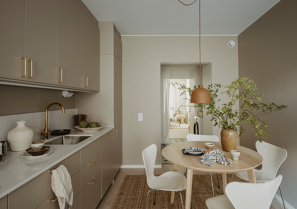 Маленькая квартира в Швеции с удлинённой планировкой и небольшой террасой (38 кв. м) Маленькая квартира в Швеции с удлинённой планировкой и небольшой террасой (38 кв. м)