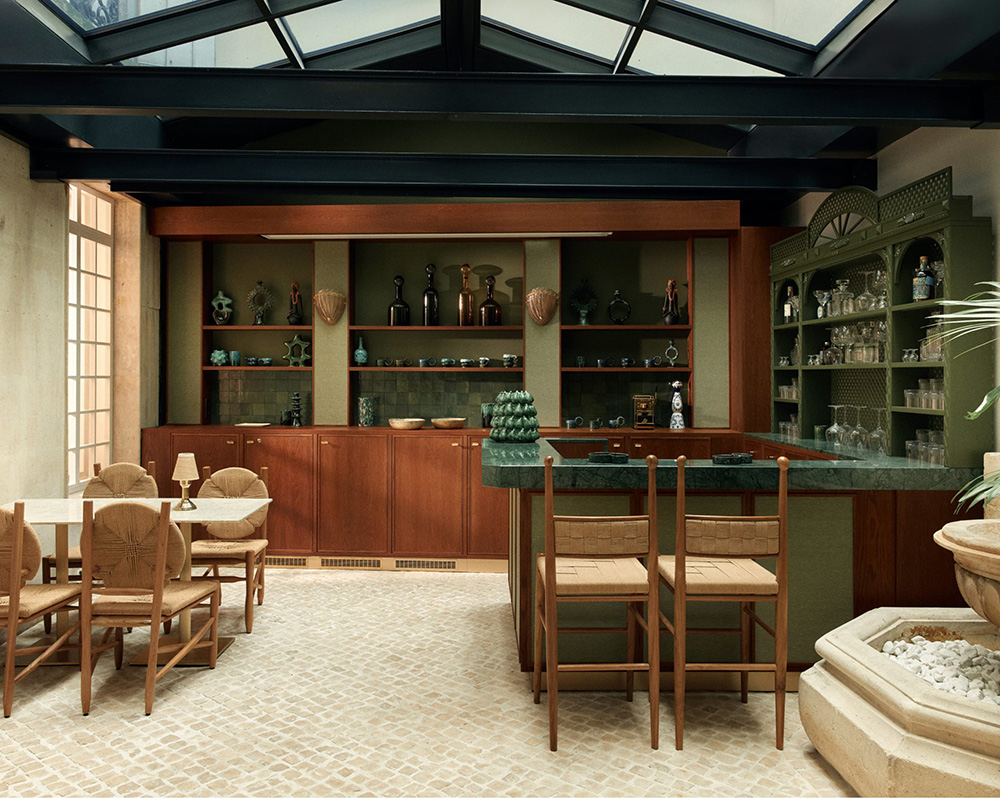 Офис французского агентства недвижимости, который выглядит как модный жилой дом Офис французского агентства недвижимости, который выглядит как модный жилой дом