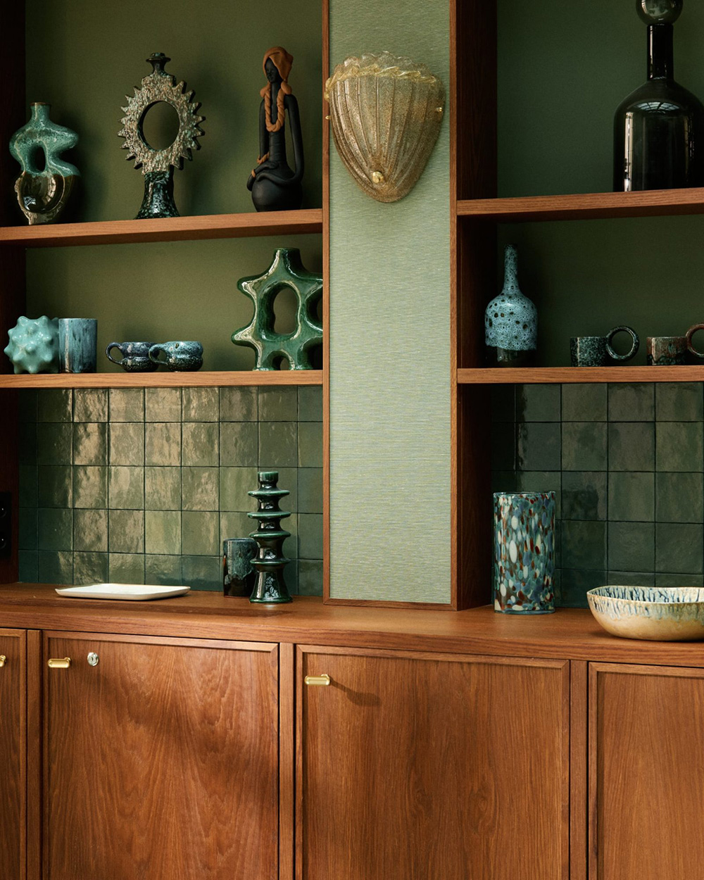 Офис французского агентства недвижимости, который выглядит как модный жилой дом Офис французского агентства недвижимости, который выглядит как модный жилой дом